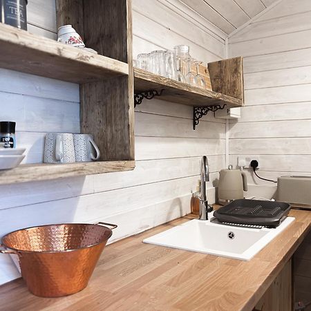 'Swan' Lakeview Lodge Bishampton Buitenkant foto