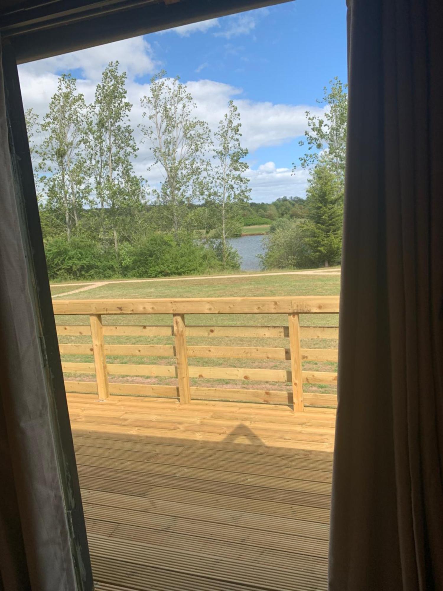 'Swan' Lakeview Lodge Bishampton Buitenkant foto